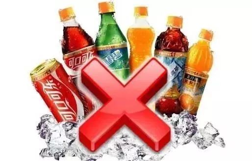 這樣喝水等于親手“毀掉”自己的腎 警惕酒精飲料（包括脫醇酒）的陷阱