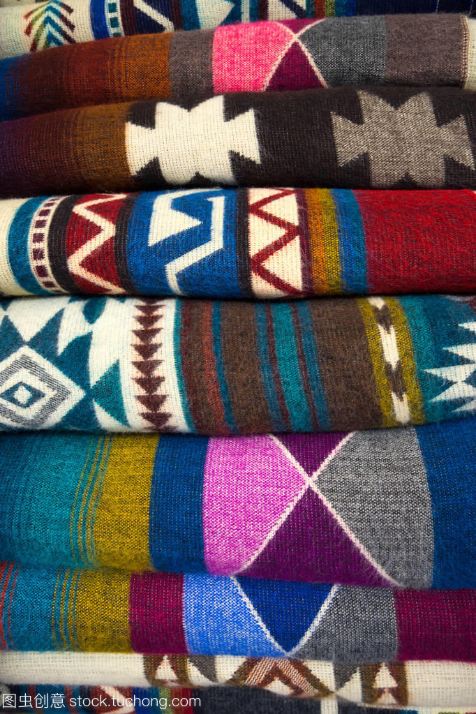 色彩斑斕的傳奇 探尋土著紡織品的藝術(shù)魅力與商業(yè)價值